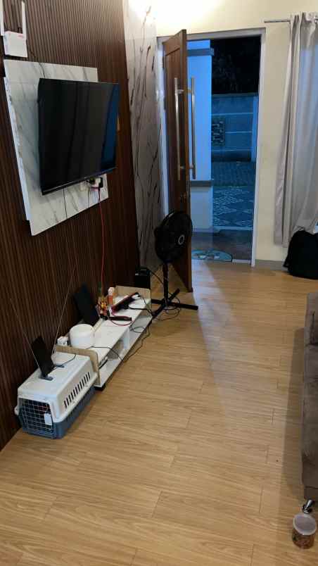 over kredit 60jt rumah dekat stasiun depok