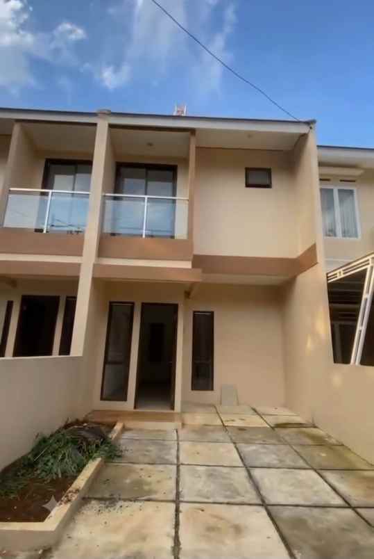over kredit 75jt rumah 2 lantai di jatiasih bekasi