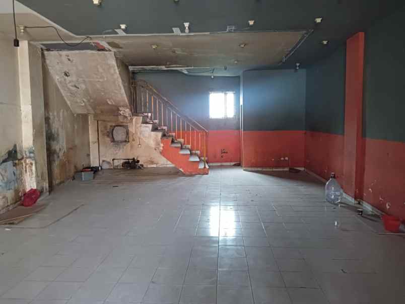 ruko 4 lantai dekat stasiun depok lama