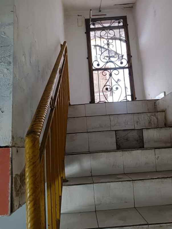 ruko 4 lantai dekat stasiun depok lama