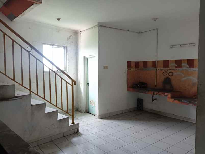 ruko 4 lantai dekat stasiun depok lama