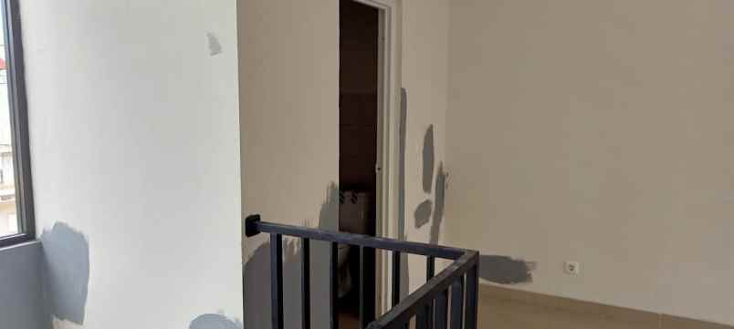 ruko gudang kantor jalan raya kalirungkut