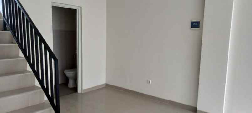 ruko gudang kantor jalan raya kalirungkut