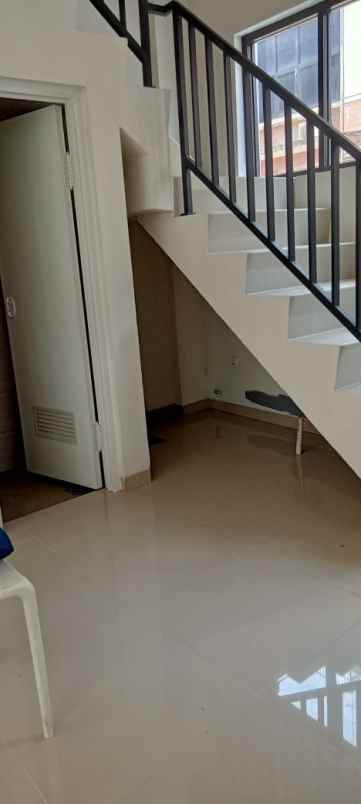 ruko gudang kantor jalan raya kalirungkut