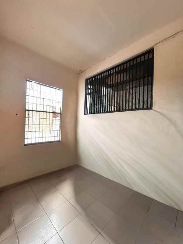 rumah 1 5 lantai strategis di darmo surabaya barat