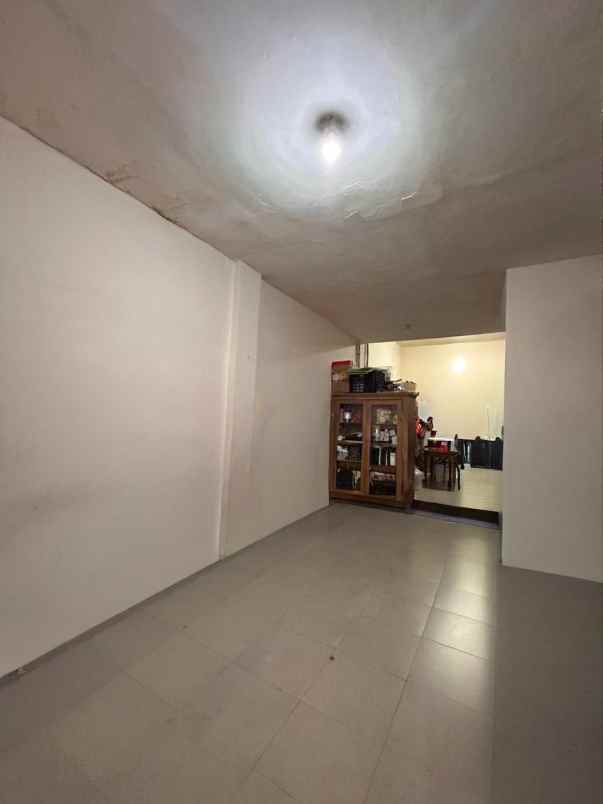 rumah 1 5 lantai strategis di darmo surabaya barat