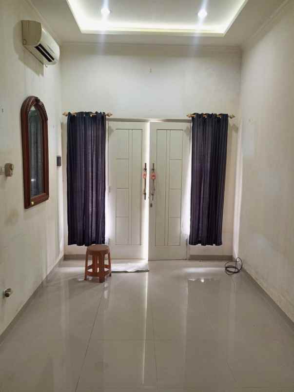 rumah 2 lantai lokasi super strategis bintaro sektor 9