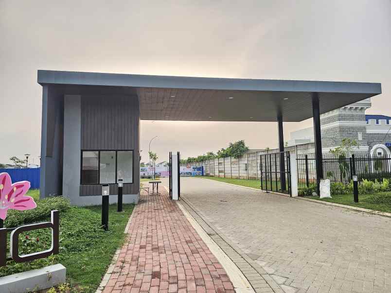 rumah 2 lantai modern 20 menit ke stasiun tangerang 0