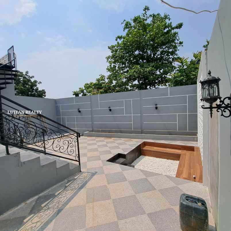 rumah american non cluster dekat tol andara