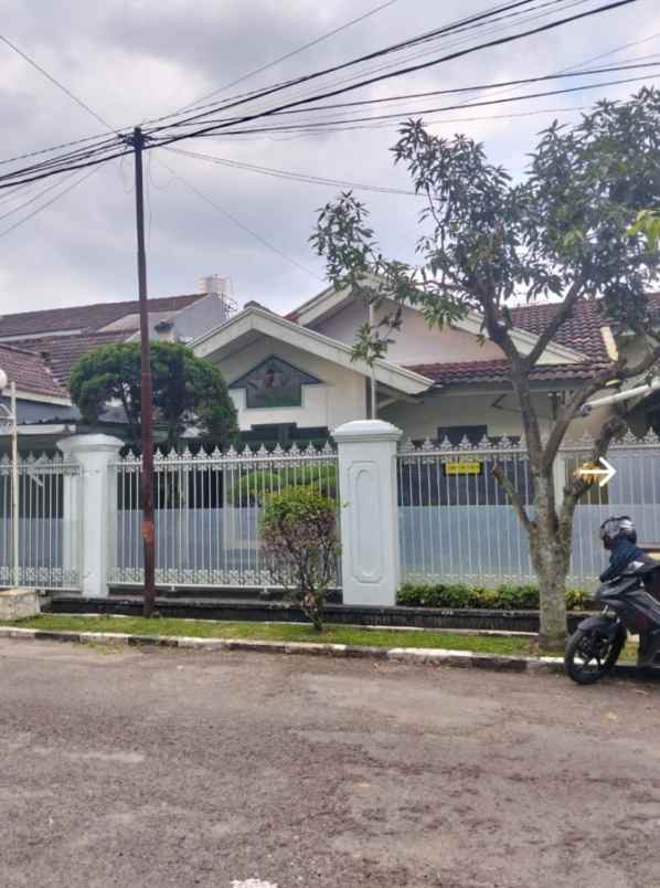 rumah asri siap huni halaman luas di margahayu raya