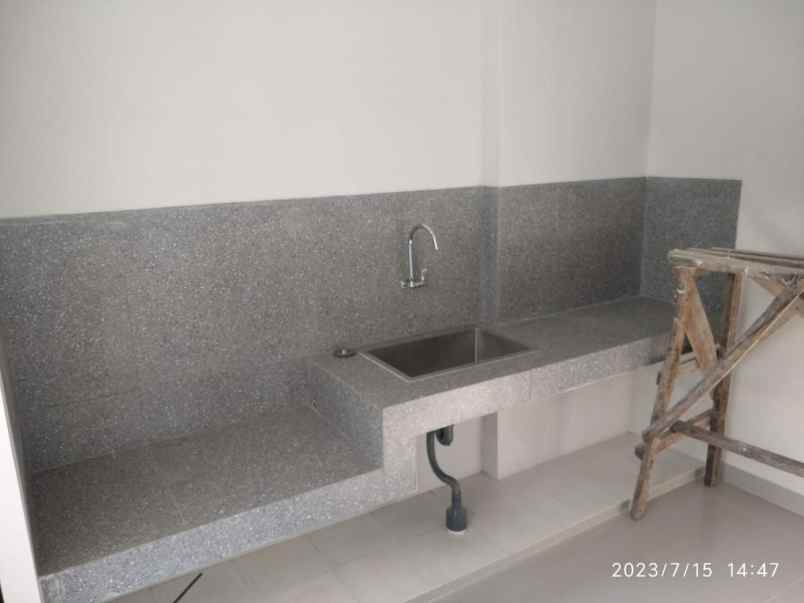 rumah baru 2 lantai di gunung batu pasteur