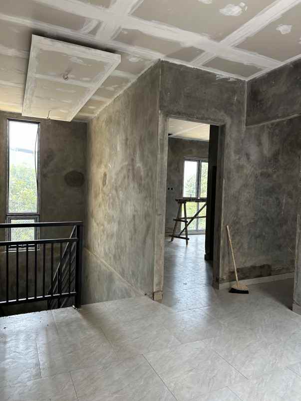 rumah baru 2 lantai di puri bintara dekat pondok kopi