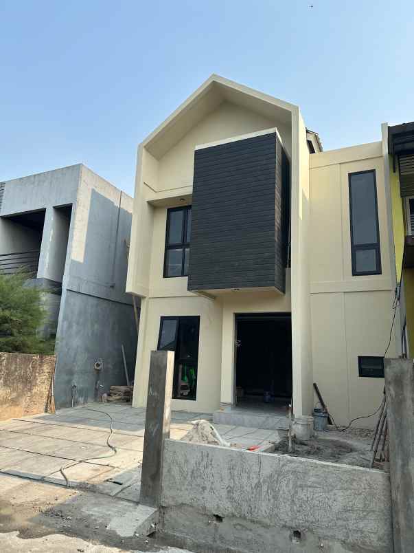 rumah baru 2 lantai di puri bintara dekat pondok kopi