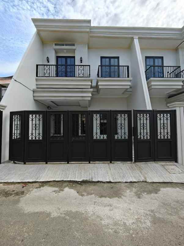 rumah baru design klasik modern di duren sawit jaktim