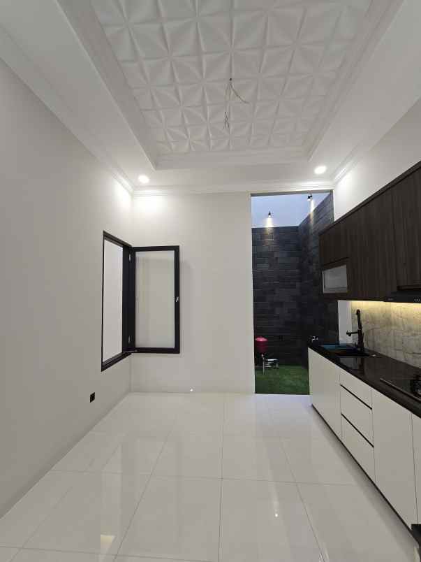 rumah baru design klasik modern di duren sawit jaktim