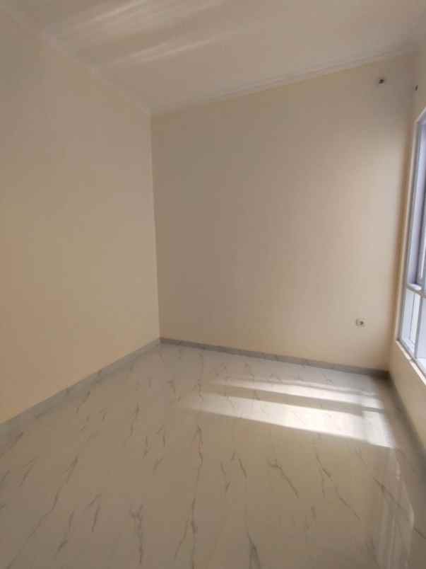 rumah baru strategis di perumnas beji depok