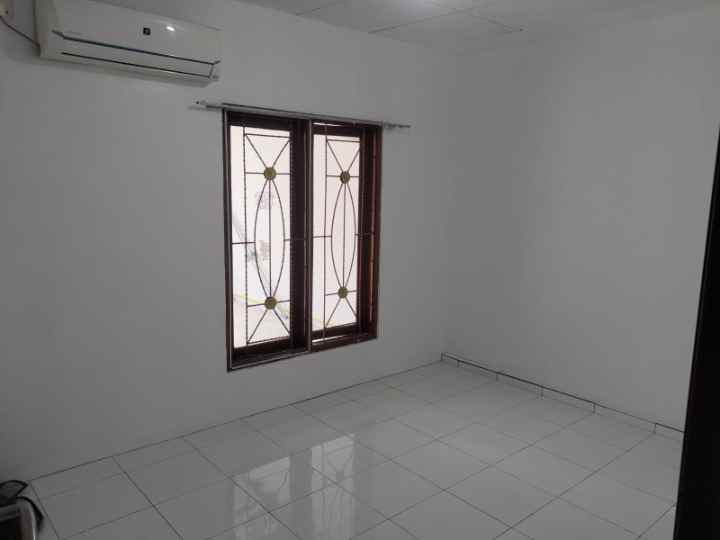 rumah darmo indah timur bangunan terawat dan siap huni