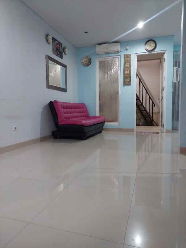 rumah dekat graha raya bintaro pondok aren shm