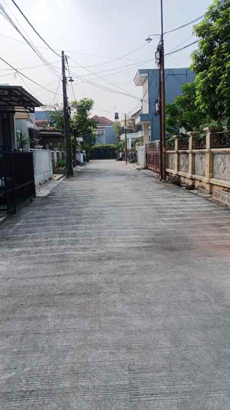 rumah dekat mall di galaxy bekasi selatan