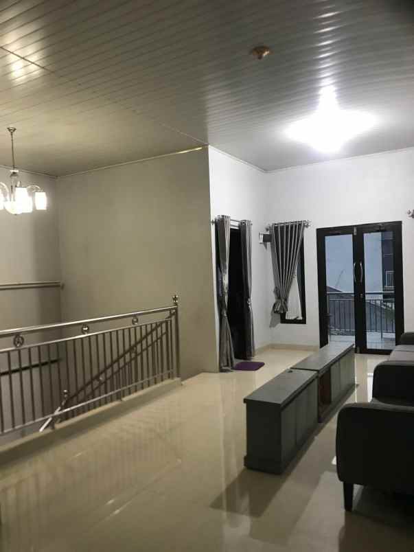 rumah dekat taman rainbow alamanda regency tambun