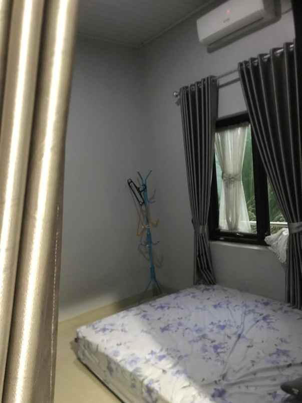 rumah dekat taman rainbow alamanda regency tambun