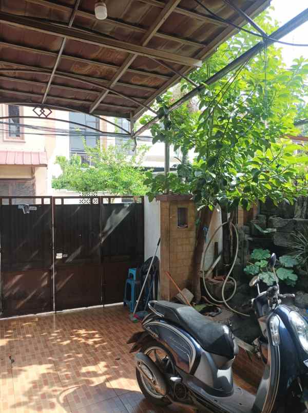 rumah di cempaka putih tengah jakarta pusat