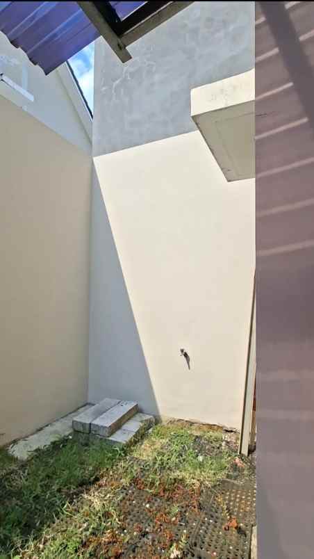 rumah di cluster thames jgc jakarta timur