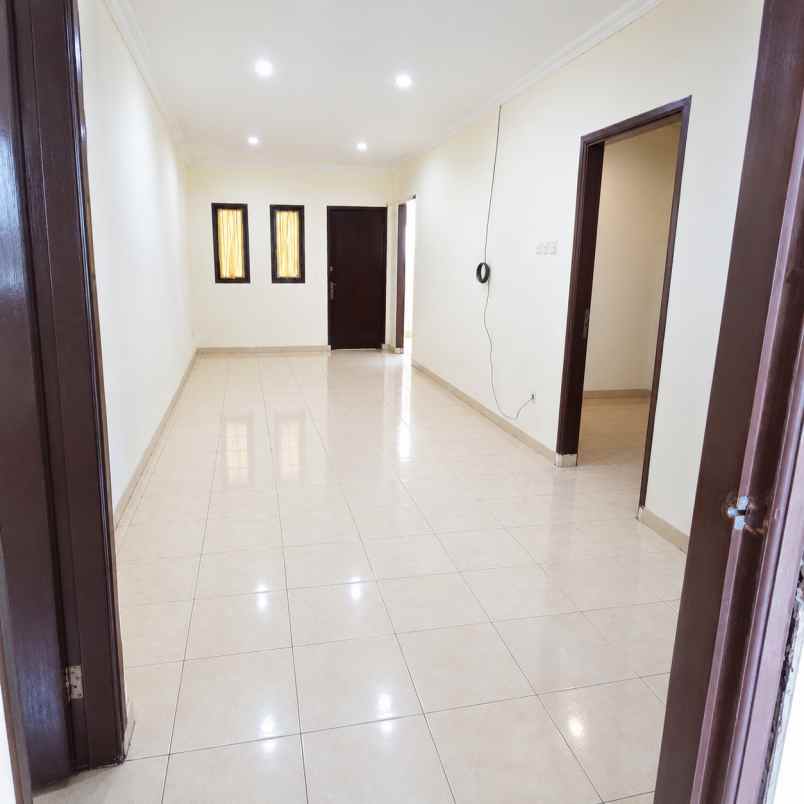 rumah disewakan di cawang