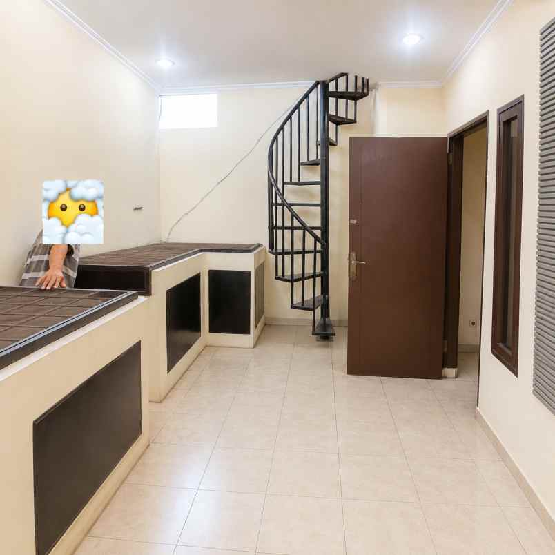 rumah disewakan di cawang