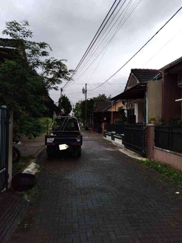 rumah jalan nogotirto