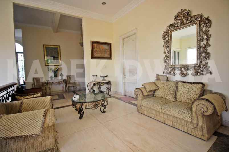 rumah jalan raya tuban