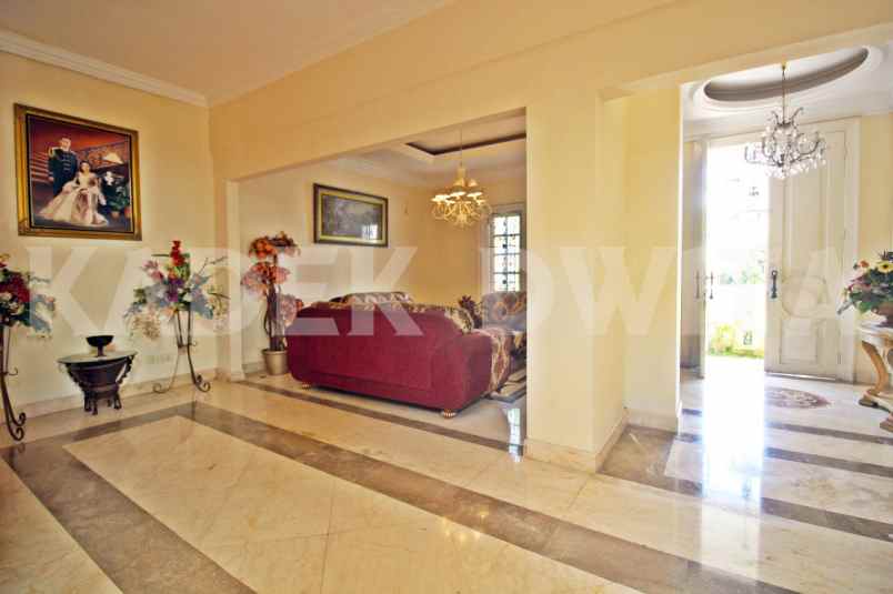 rumah jalan raya tuban