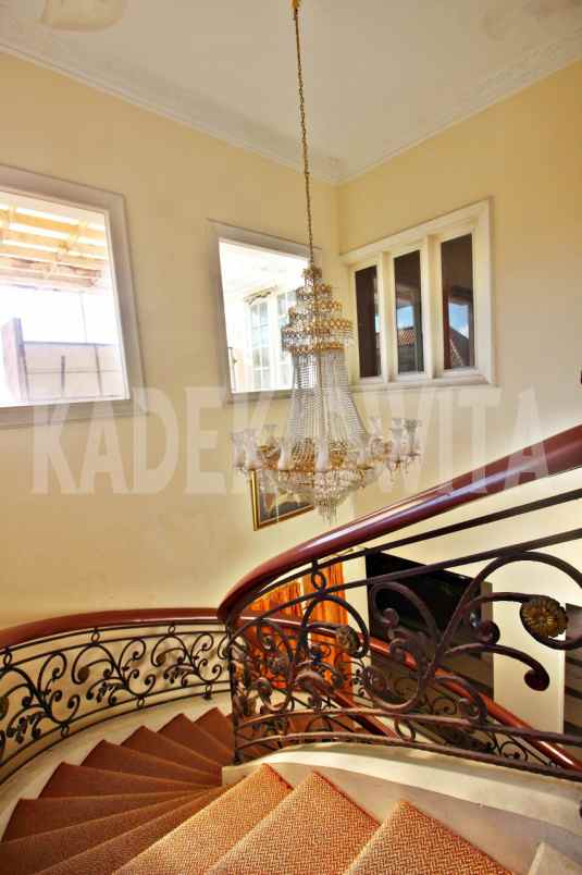 rumah jalan raya tuban