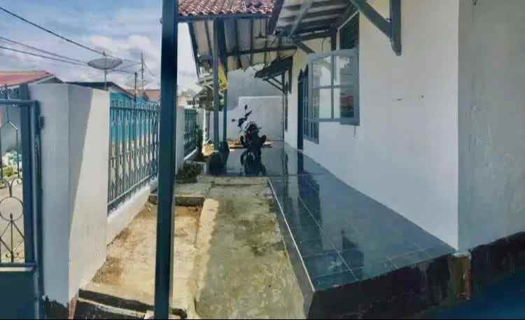 rumah jl deli beringin raya blok