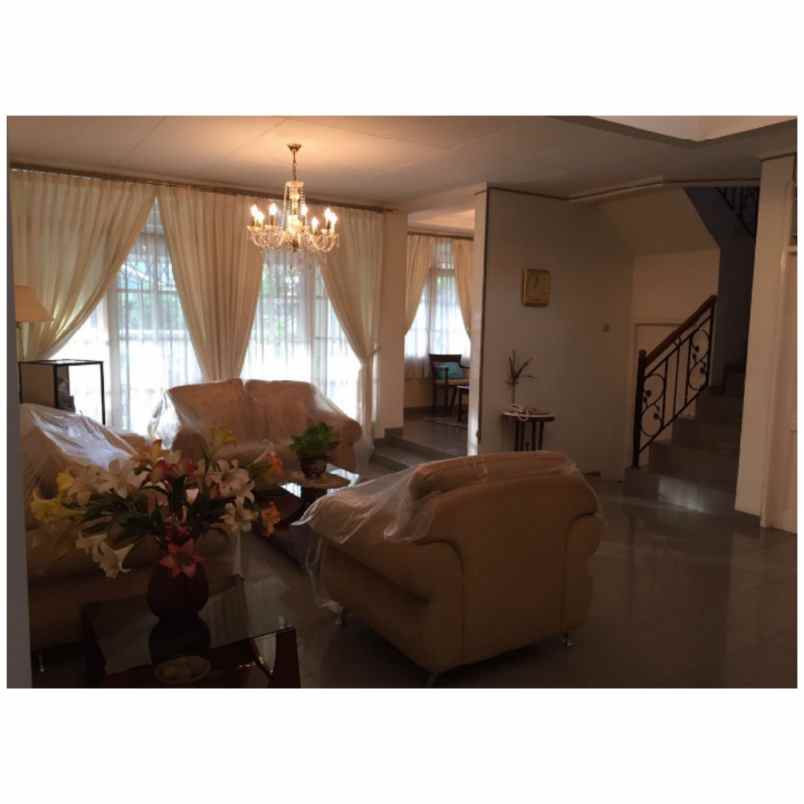 rumah jl kucica 8 pondok aren