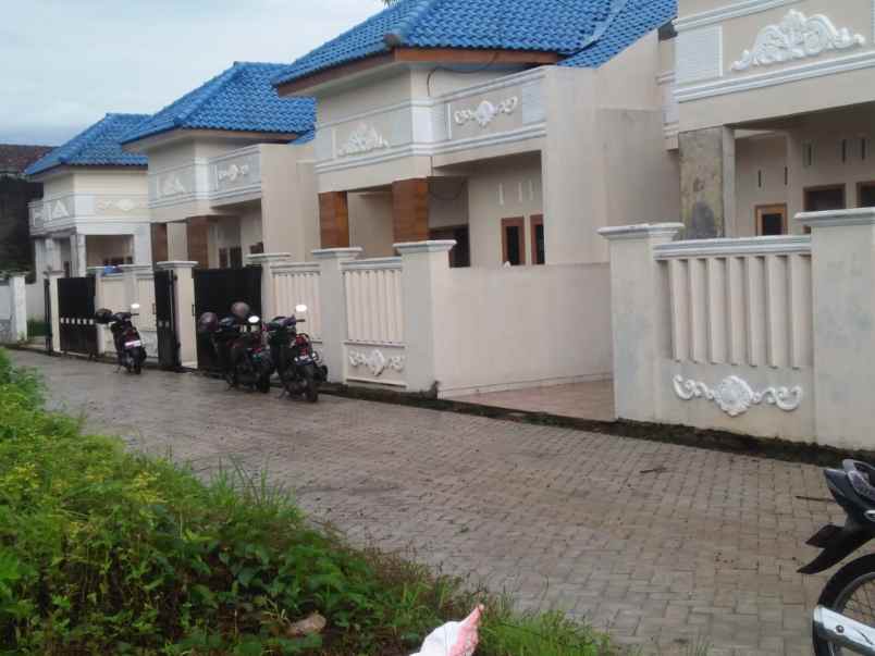 rumah jl pahlawan gang 3 depan