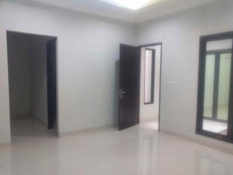 rumah jl pejaten raya pejaten