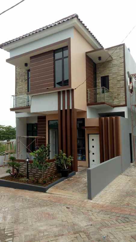 rumah kel cibubur kec ciracas