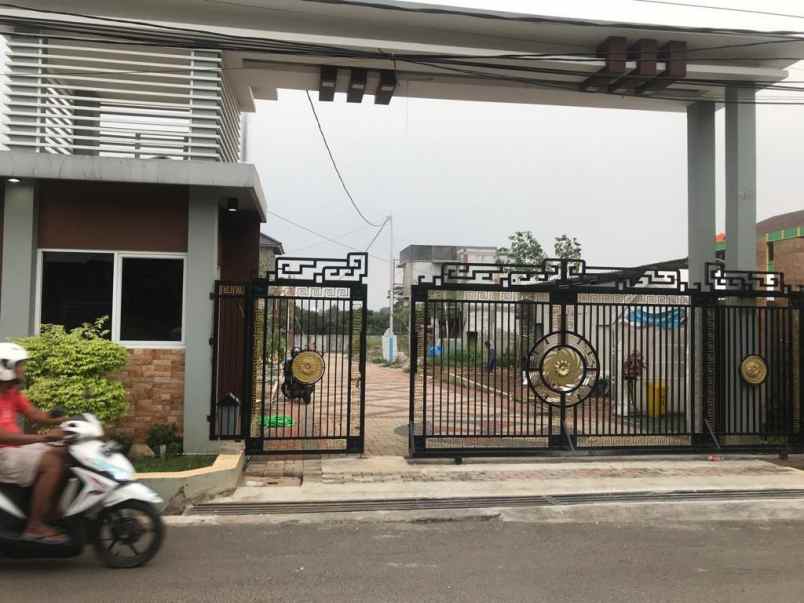 rumah kel cibubur kec ciracas