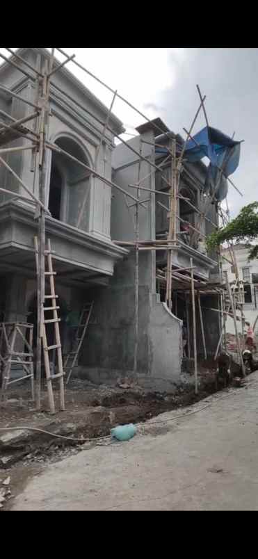 rumah klasik 2 lantai di kalimulya depok