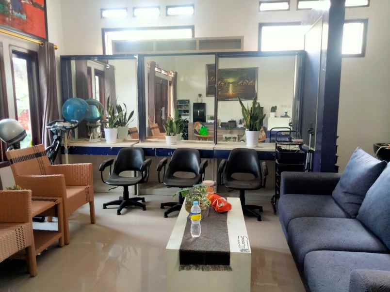 rumah kost aktif dan salon dekat kampus upi setiabudi