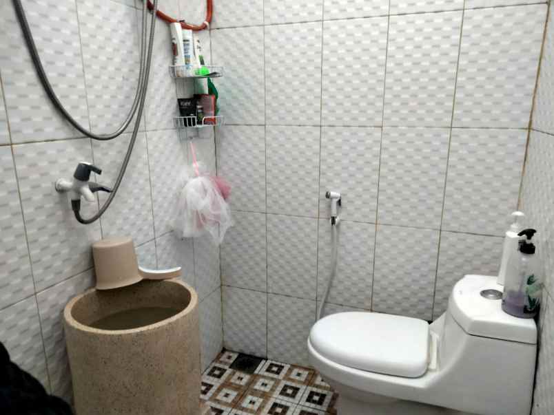 rumah kost aktif dan salon dekat kampus upi setiabudi