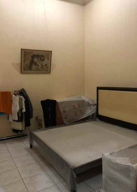 rumah kutisari lebar 9 garasi 1 mobil carport 1 mobil