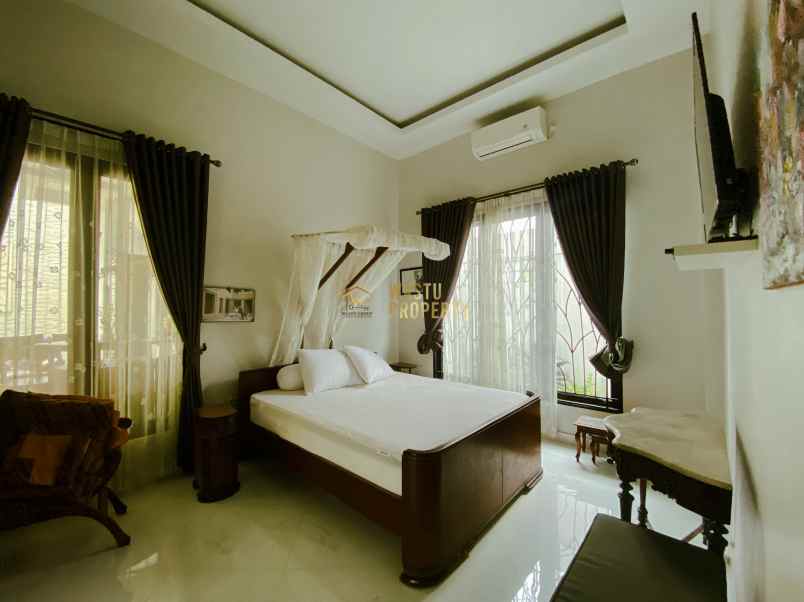 rumah mewah 2 lantai di baciro yogyakarta posisi hook