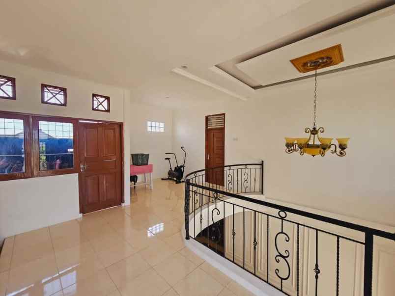 rumah mewah 2 lantai jl lobak ardat delima pekanbaru