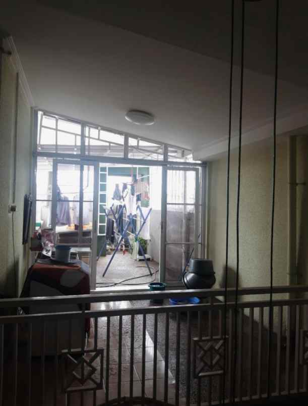 rumah mewah 2 lantai siap huni di meruyung limo depok