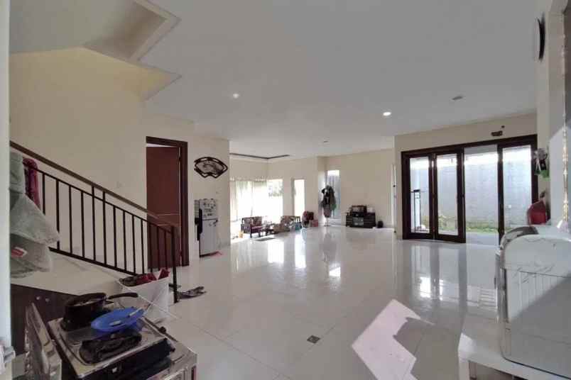 rumah mewah 3 lantai shm area bogor nirwana residence