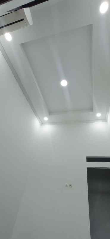 rumah mewah di karawang timur