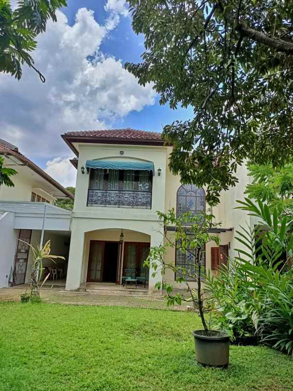 rumah mewah dukuh patra kuningan jakarta selatan
