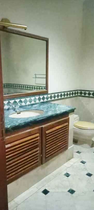 rumah mewah dukuh patra kuningan jakarta selatan